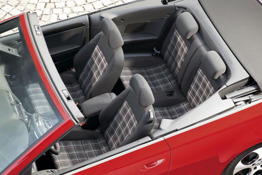  Volkswagen Golf GTi Cabrio 2012 года  (фото 24 из 61)